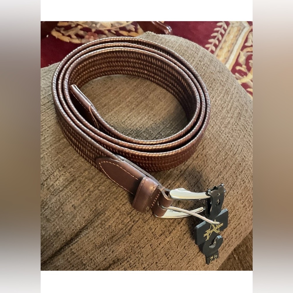 Dark Brown Woven Belt Size 42 Width 1 1/4” Genuine Leather Men's Wearhouse NEW